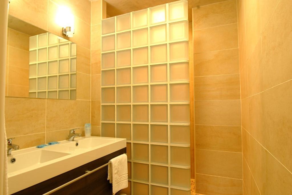 Hotel Le Joli Bois Waterloo Bilik gambar